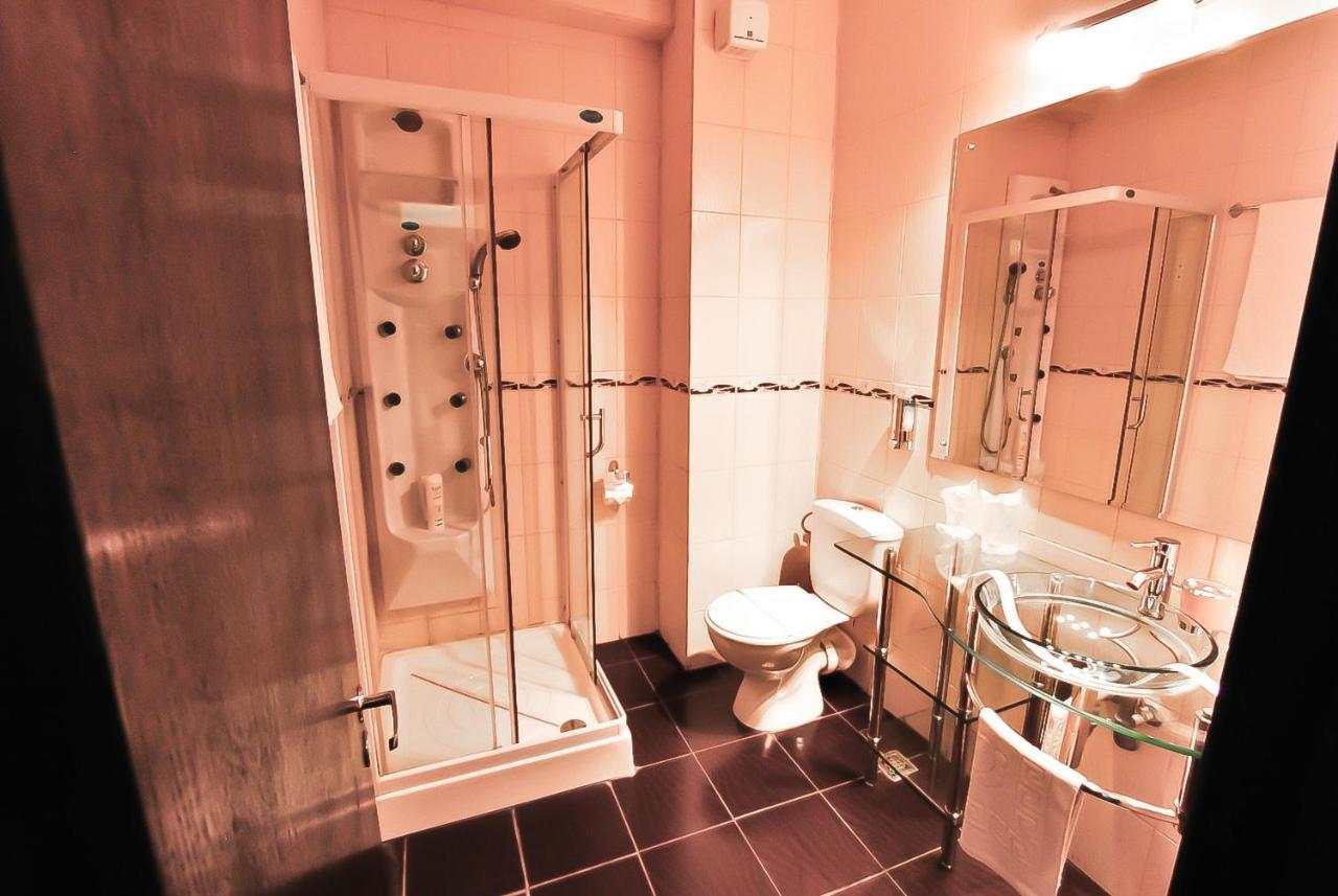 Hotel Magic Gt Trivale Пітешть Екстер'єр фото