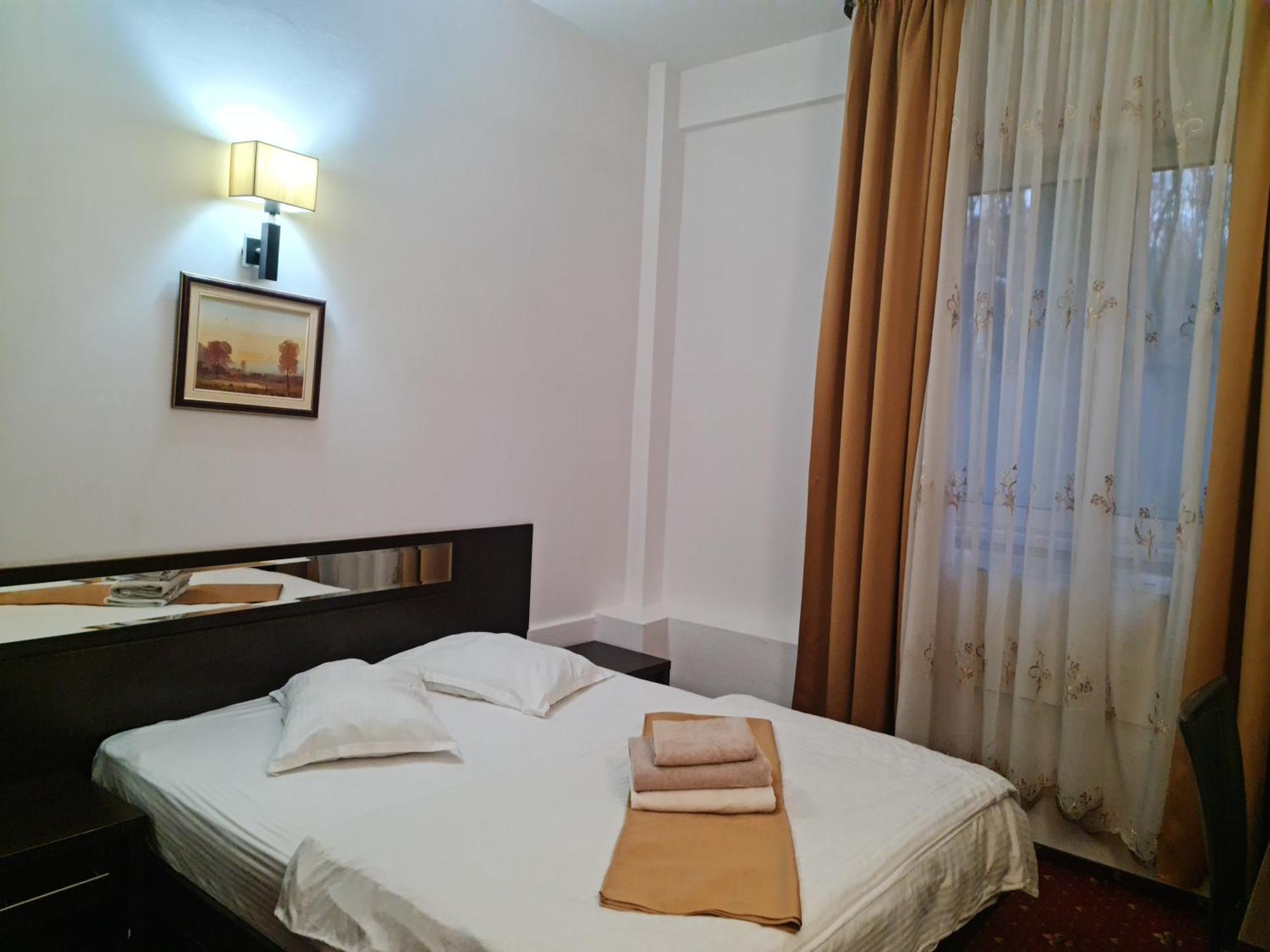 Hotel Magic Gt Trivale Пітешть Екстер'єр фото