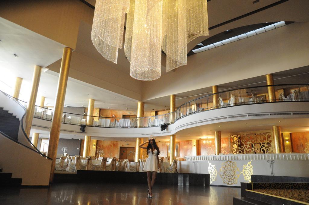 Hotel Magic Gt Trivale Пітешть Екстер'єр фото