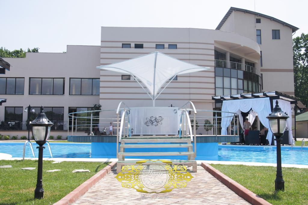 Hotel Magic Gt Trivale Пітешть Екстер'єр фото