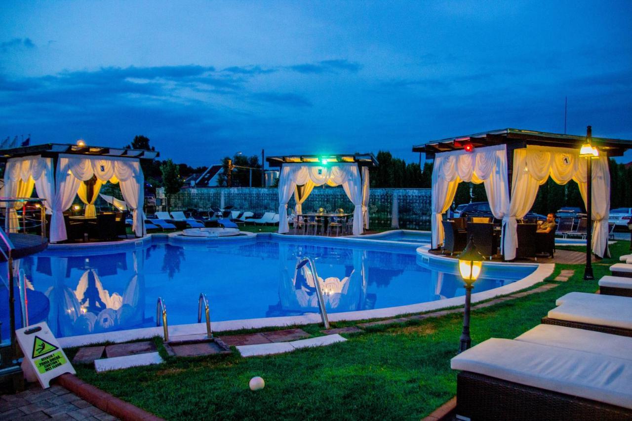 Hotel Magic Gt Trivale Пітешть Екстер'єр фото
