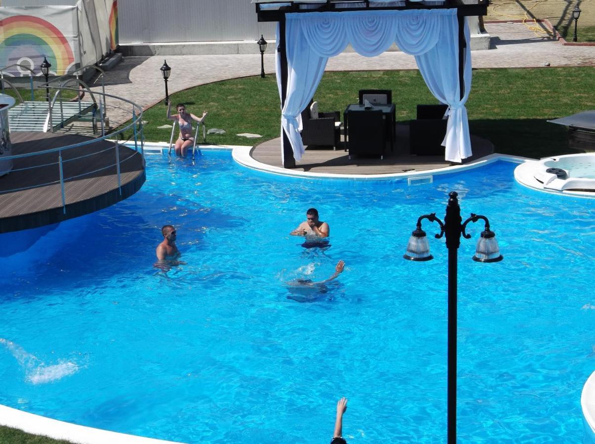 Hotel Magic Gt Trivale Пітешть Екстер'єр фото